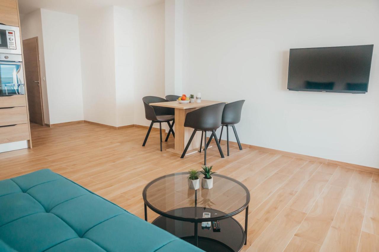 Apartments Nina Brist Ngoại thất bức ảnh