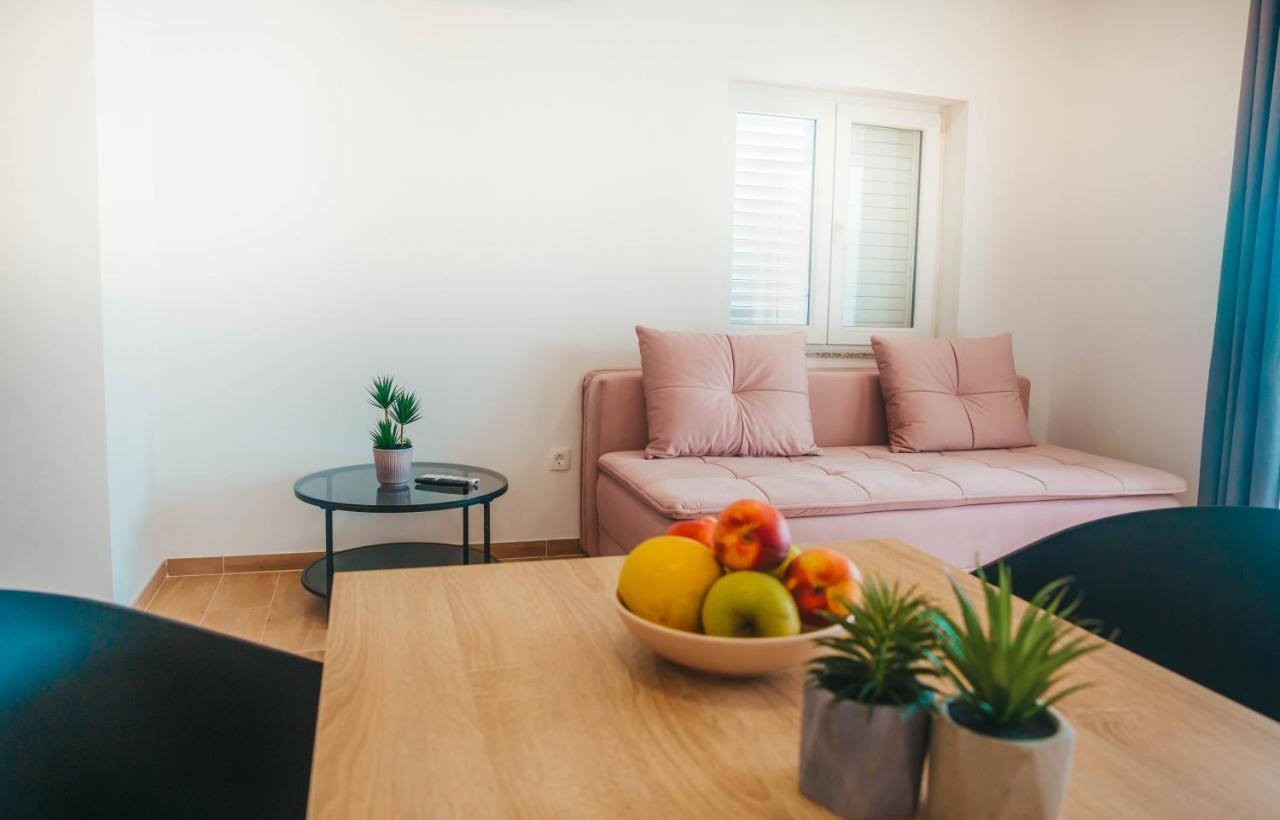 Apartments Nina Brist Ngoại thất bức ảnh