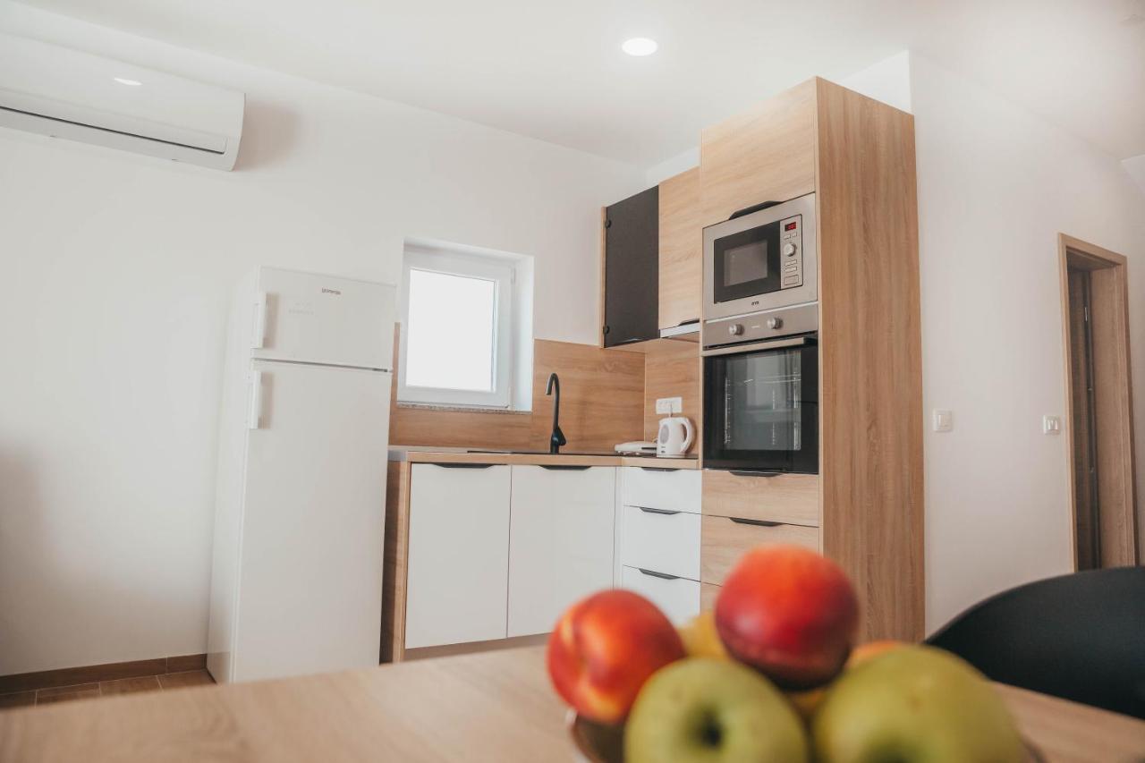 Apartments Nina Brist Ngoại thất bức ảnh